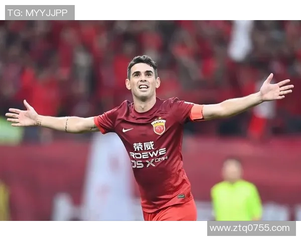 以足球球星奋斗精神为中心探讨新时代青年拼搏与梦想的力量